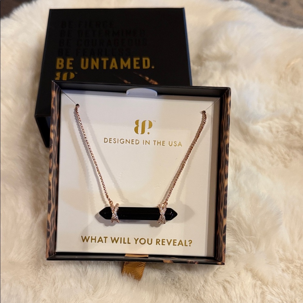 Elegant Black and Gold Necklace